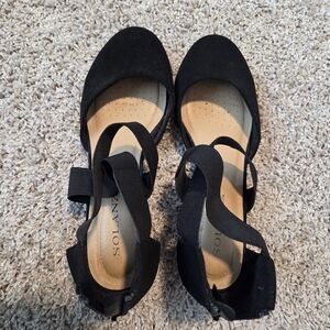 Black Strappy Low Heel